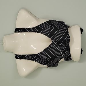 Athleta black & white reversible bikini top, Sz - Small